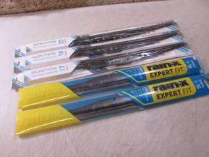 lot 63 image: (EW3) Assorted Windshield Wipers...