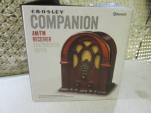 lot 72 image: (F-0) Crosley Companion AMFM Recei...