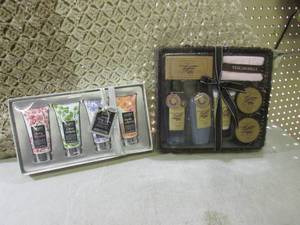 lot 77 image: (CS) 2 Gift Box Sets...