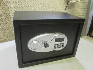 lot 80 image: (RM2) Electronic Lockbox with Backu...