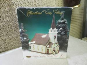lot 100 image: (D-1) Deluxe Porcelain Lighted Hous...