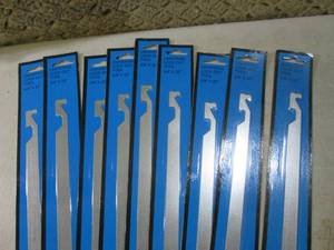 lot 102 image: (E-1) Lot of 9 Universal Lockout To...