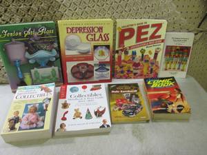 lot 103 image: (FDS) Assorted Collectors Price Gui...