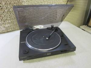 lot 123 image: (RM4) Pioneer PL-990 Stereo Turntab...