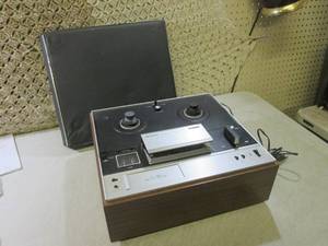 lot 135 image: (D-4) Sony TC-355 Solid State Stere...