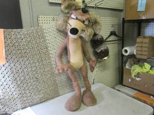 lot 157 image: (FS) Large Wile E Coyote Plush Figu...