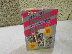 lot 229 image: (C-4) 1991 NFL Pacific Plus Cards P...