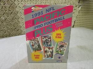 lot 230 image: (C-4) 1991 NFL Pacific Plus Cards P...