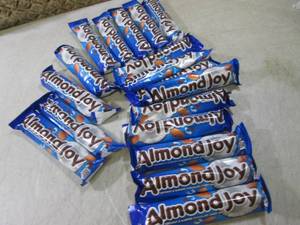 lot 264 image: (B-2) 18 Almond Joy Candy Bars Best...