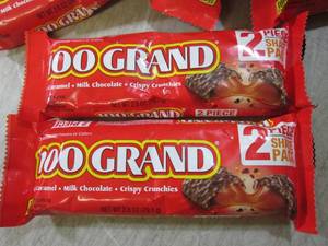 lot 270 image: (B-2) 18 2pc 100 Grand Candy Bars P...