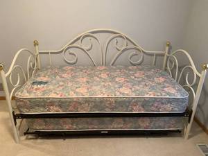 Day Bed with Trundle