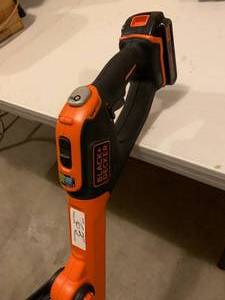 Black and Decker Weed Whip - LIKE NEW