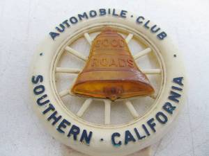 lot 58 image: Vintage Automobile Club of Southern California License Topper