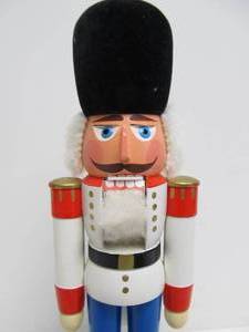 lot 70 image: Vintage Erzgebirge Wooden German Smoker Doll
