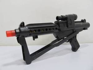 lot 20 image: Vintage 1978 Kenner Star Wars 3-Position Stormtrooper Blaster