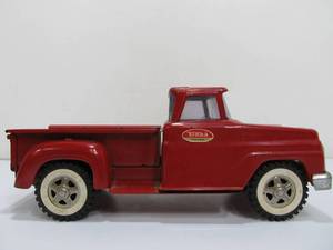 lot 36 image: Nice Vintage TONKA Red Metal Pickup Truck