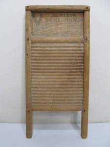 lot 116 image: Vintage WW2 Era Primitive Wooden Washboard