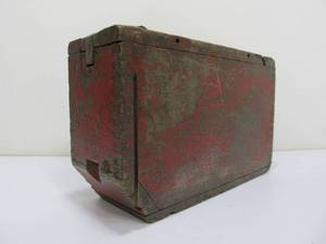 lot 122 image: Orig WW1 Dovetailed Wood Ammo Box