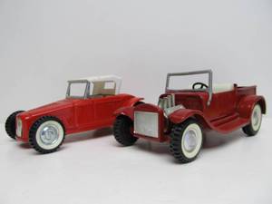 lot 129 image: Nice Pair of Vintage Nylint Metal Roadsters