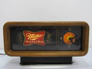 lot 148 image: Working Vintage MILLER High Life Its Miller Time Register Topper Lighted Clock 