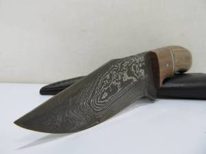 lot 203 image: Nice Fixed Blade Inlaid Wood Hand Knife wDamascus Steel Blade