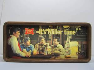 lot 213 image: Working Vintage MILLER High Life Its Miller Time Lighted Beer Sign