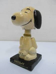 lot 216 image: Vintage 1960s SNOOPY Peanuts Bobblehead