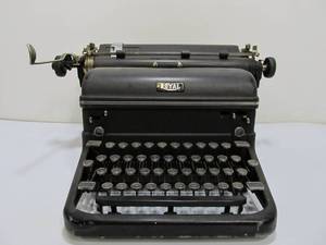 lot 235 image: Vintage 1940s ROYAL Typewriter