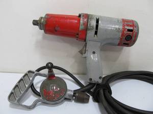 lot 258 image: Working MILWAUKEE HEavy Duty Impact Wrench & Hand Crank Drill