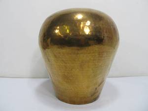 lot 271 image: Vintage Large Hammered Solid Brass Vase