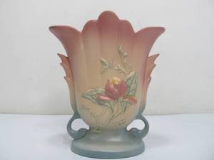 lot 272 image: Vintage Hull Art Pottery Flower Pink Tall Vase USA