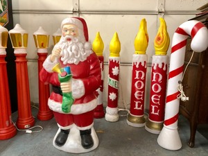 lot 3 image: Large Vintage Santa Claus & Christmas Light Post Empire Blow Mold Set