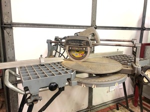 lot 180 image: Working DELTA Sawbuck Frame & Trim Saw