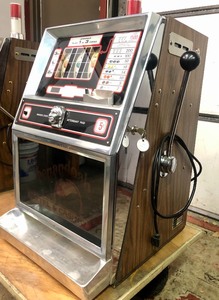 lot 183 image: Vintage SHENANDOAH Casino 5 Cent Slot Machine