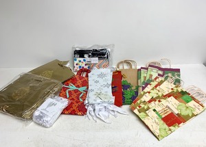 lot 329 image: Lot of Gift Bags Assorted Sizes and Gift Card Envelopes