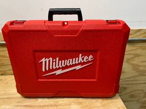 lot 46 image: MILWAUKEE M12 12-Volt Lithium-Ion Cordless HammerVac Universal Dust Extractor with Hard Case (Tool Only)