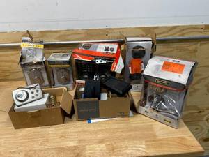 lot 49 image: Lot of Door Locks