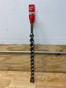 lot 17 image: MILWAUKEE 1-916 in. x 23 in. 4-Cutter SDS-MAX Carbide Bit