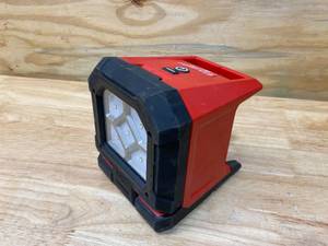lot 20 image: MILWAUKEE M18 18-Volt 1500 Lumens Lithium-Ion Cordless Rover LED Mounting Flood Light (Tool-Only)