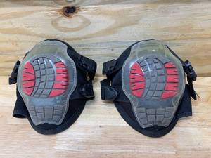 lot 82 image: HUSKY Gel Soft Cap Knee Pad (1-pair)
