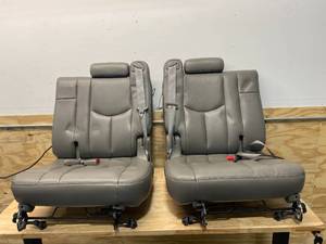 lot 96 image: Pair of Seats for a 2005 Chevy Tahoe