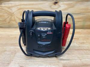 lot 98 image: SCHUMACHER Battery Extender 12-Volt, 750 Amp Battery Jump Starter