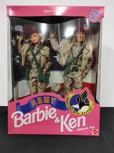 lot 8 image: Barbie & Ken Deluxe Set- Army Stars N Stripes Special Edition