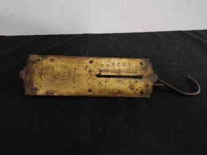 lot 21 image: Vintage Spring Balance