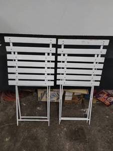 lot 26 image: Two Collapsible Patio Chairs