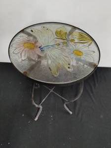 lot 29 image: Glass Top Side Table