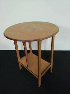 lot 30 image: Drop Leaf Side Table