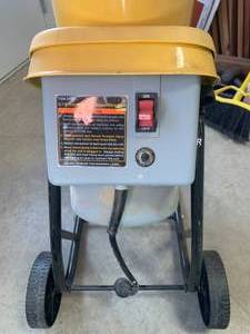 Chicago Electric Chipper  Shredder (needs work)