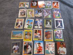 lot 4 image: 25 Baseball Star Cards...