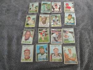 lot 5 image: 1967 Topps Baseball Cards...